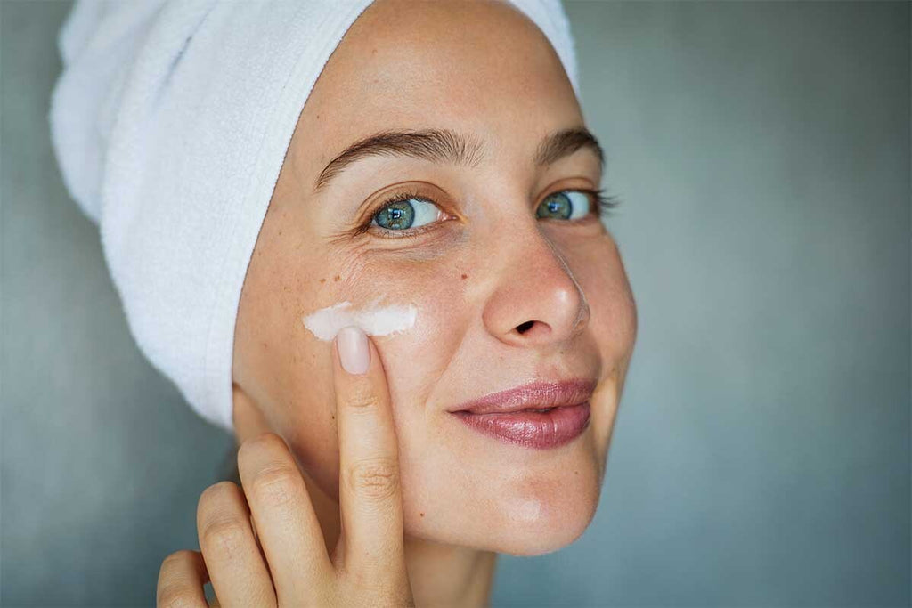 How Do Moisturizers Work? Your Guide to Ingredients